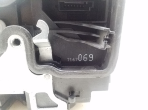 BMW 5 SERIES E61 (2004–2010) Rear side door lock 7167069 - 6