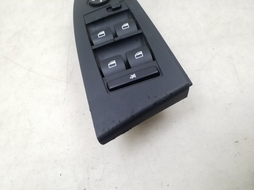 BMW 5 Series E60/E61 (2003-2010) Front Left Door Window Switch 6951904 24946326