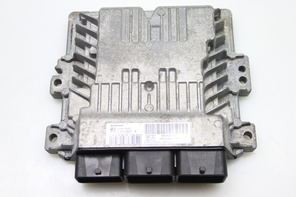 PEUGEOT 3008 1 generation (2010-2016) Блок керування двигуном ECU 9666681180 24944395