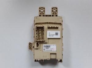 Kia Niro (2016–2022) Kaitsmekarp salongis 91950G5041 - 3