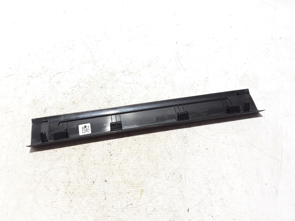 BMW 5 Series G30/G31 (2016-2023) Front Right Sill Trim 7375729 22477109