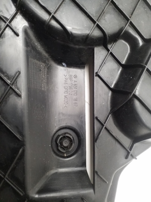 Mercedes Benz E-Class W212 (2009–2015) Timing belt cover A6510101867 - 2
