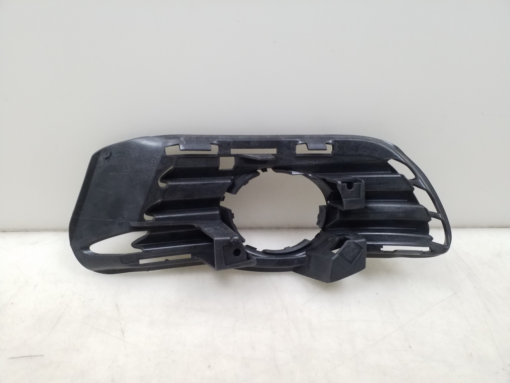 MERCEDES-BENZ C-Class W204/S204/C204 (2004-2015) Fog lamp trim A2048850223 24945921