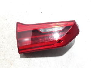   Tail light on trunk lid  - 7388949 