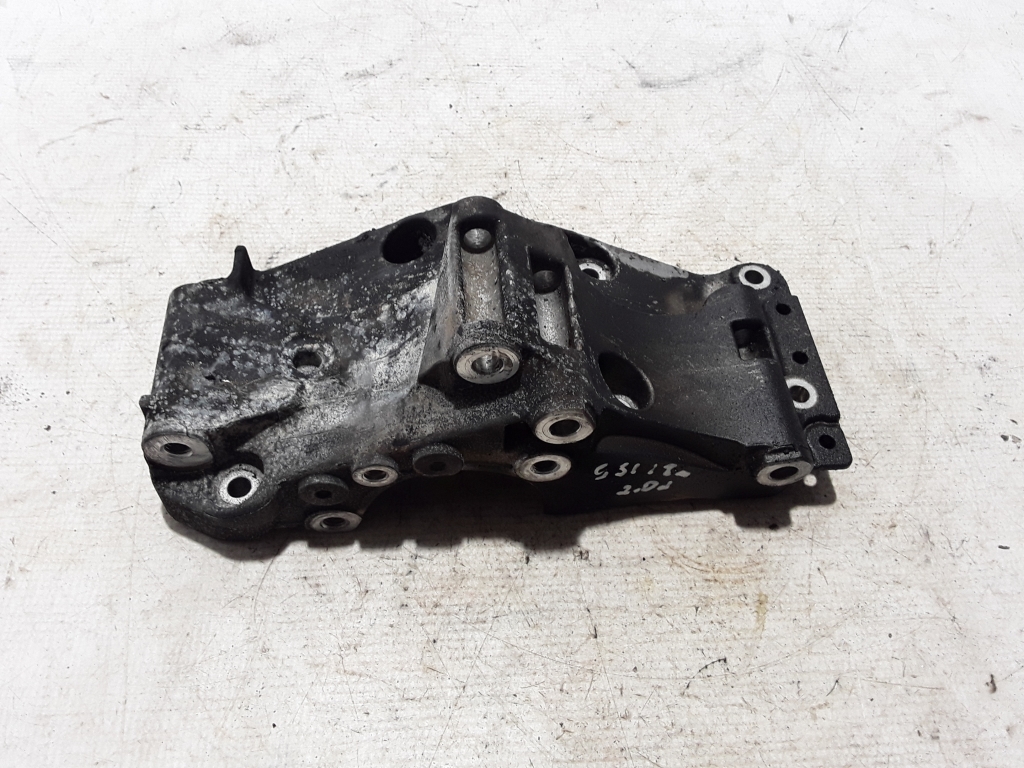 BMW 5 Series G30/G31 (2016-2023) Alternator bracket 7619250 22476970