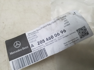 Mercedes Benz C-Class 205 (2014–2021) Lenkmanschette A2054600696 - 2