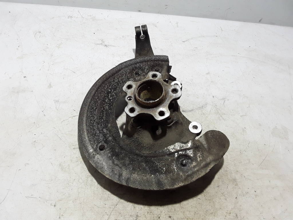 BMW 5 Series G30/G31 (2016-2023) Front Left Wheel Hub 6884381 22476918