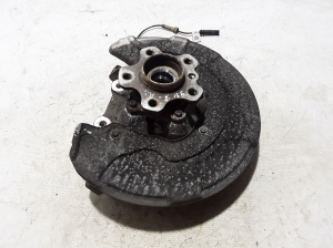   Rear wheel hub  - 6861137 