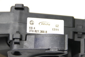 Skoda Superb (2008–2015) Trunk lid lock 3T0827300B - 3