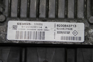 RENAULT Clio III (2005–2012) Calculateur moteur 8200843713 - 2
