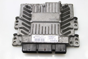 RENAULT Clio III (2005–2012) Calculateur moteur 8200843713