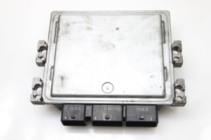 RENAULT Clio III (2005–2012) Calculateur moteur 8200843713 - 4