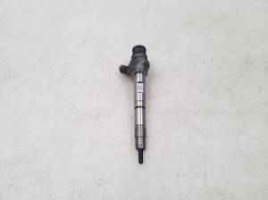  Fuel injector 