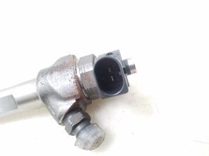  Fuel injector 