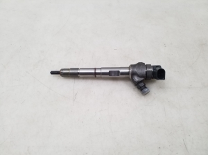  Fuel injector 