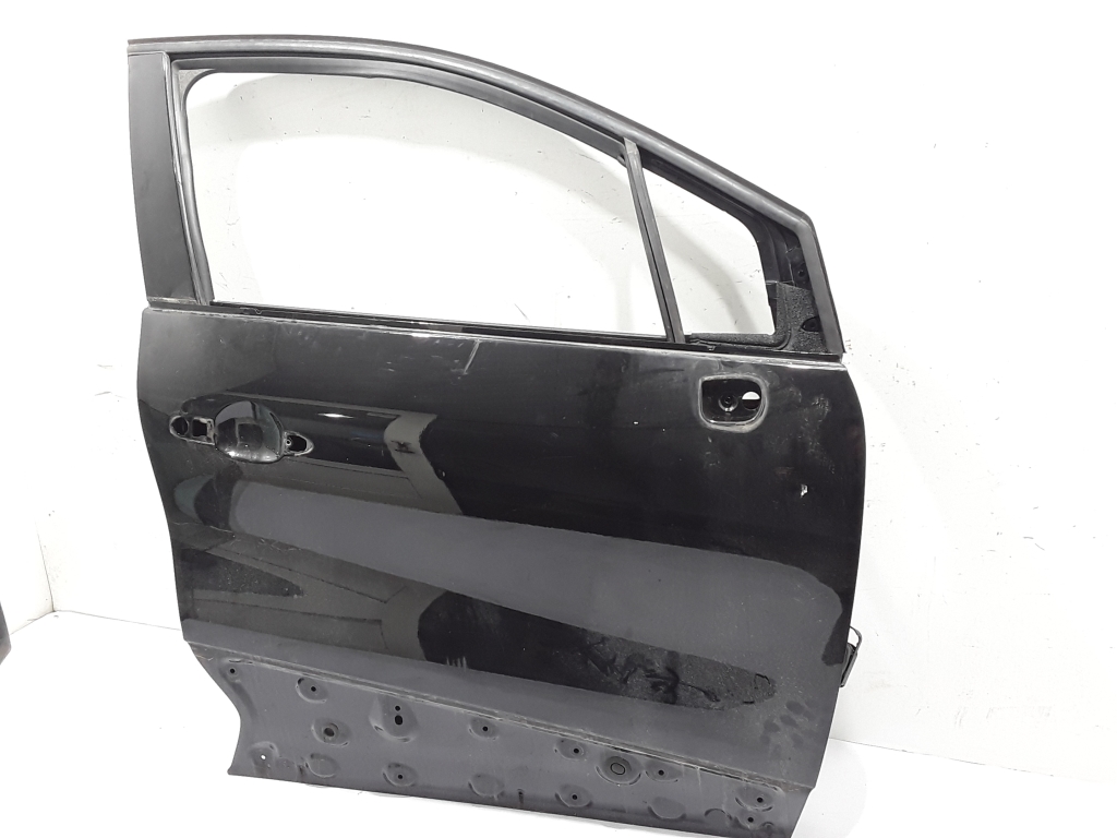 Used RENAULT Captur Front door 801009996R