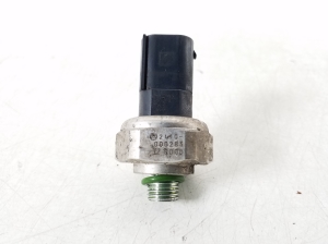 Mercedes Benz B-Class 246 (2011–2017) A/C condenser sensor A2110000283 - 3