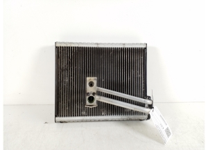   Radiator interior air conditioning 