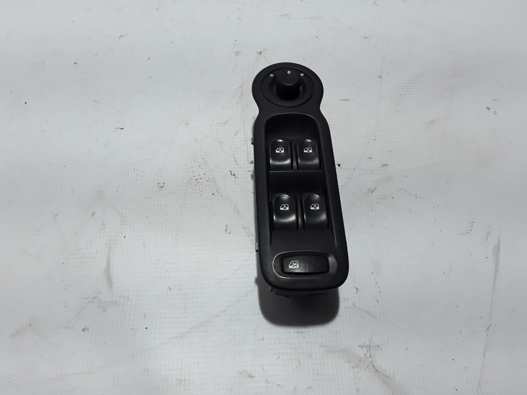 RENAULT Modus 1 generation (2004-2012) Front Left Door Window Switch 8200379694 22477377