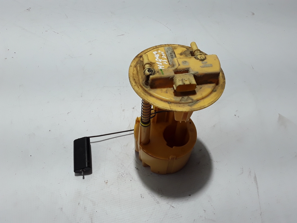 Used RENAULT Modus Fuel pump in the tank 8200588625