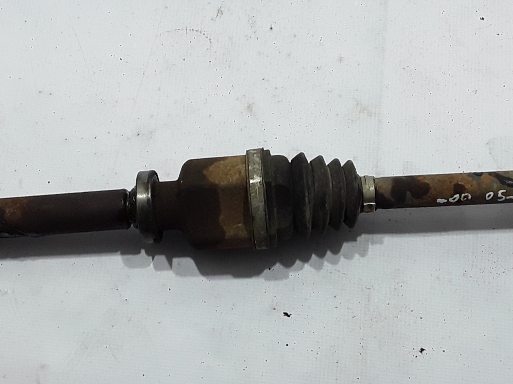 RENAULT Modus 1 generation (2004-2012) Front Right Driveshaft 8200618111 22477374