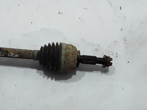 RENAULT Modus (2004–2012) Front drive shaft and its parts 8200618111 - 2