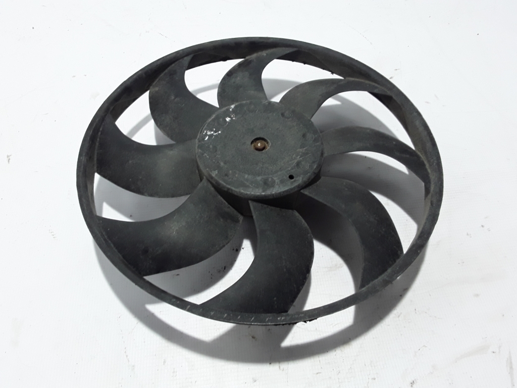 Radiateur de ventilateur de refroidissement du moteur