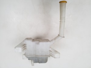 Front washer fluid reservoir - GS1E67480 