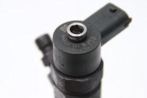  Fuel injector 