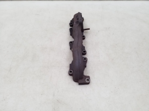  Exhaust manifold 