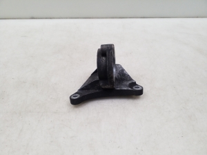   Front axle bracket 