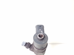  Fuel injector 