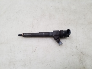  Fuel injector 