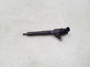  Fuel injector 