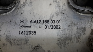 Mercedes Benz C-Class 203 (2000–2007) Ölkühler A6121880301 - 3