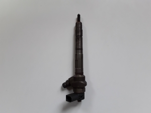  Fuel injector 