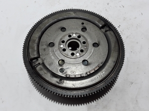  Clutch flywheel 