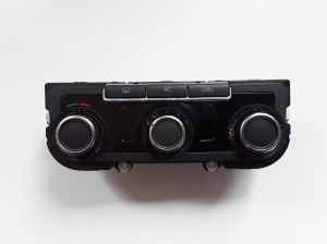   Interior shoulder control panel 