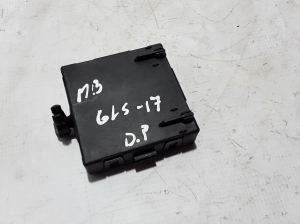 Mercedes Benz GLS 166 (2015–2019) Priekšējo durvju vadības bloks A1669000618 - 2