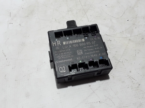 Rear side door control unit - A1669006507