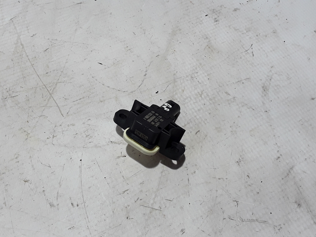 Mercedes Benz GLS 166 (2015–2019) Airbagsensor A1668210351 Mercedes Benz GLS 166 (2015–2019) Airbagsensor A1668210351