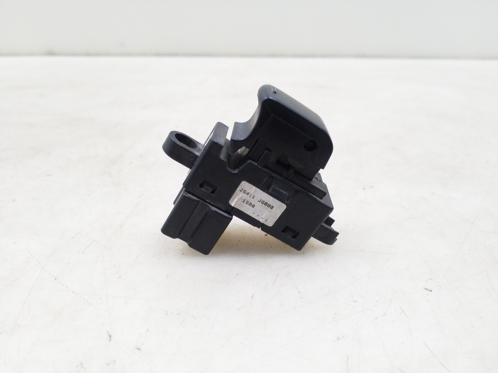 NISSAN X-Trail T31 (2007-2014) Rear Left Door Window Control Switches 25411JG000 24947304