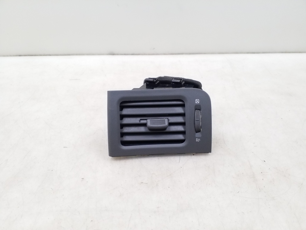 NISSAN X-Trail T31 (2007–2013) Dashboard air vent grilles 68760JG00B NISSAN X-Trail T31 (2007–2013) Dashboard air vent grilles 68760JG00B