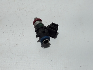  Fuel injector 