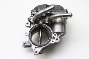 Volkswagen Golf VII (2012–2026) Drosselklappe 04L128063T - 4