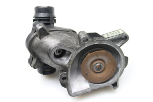 BMW 5 SERIES E60 (2003–2010) Kühlwasserpumpe Wasserpumpe 7790045 - 2