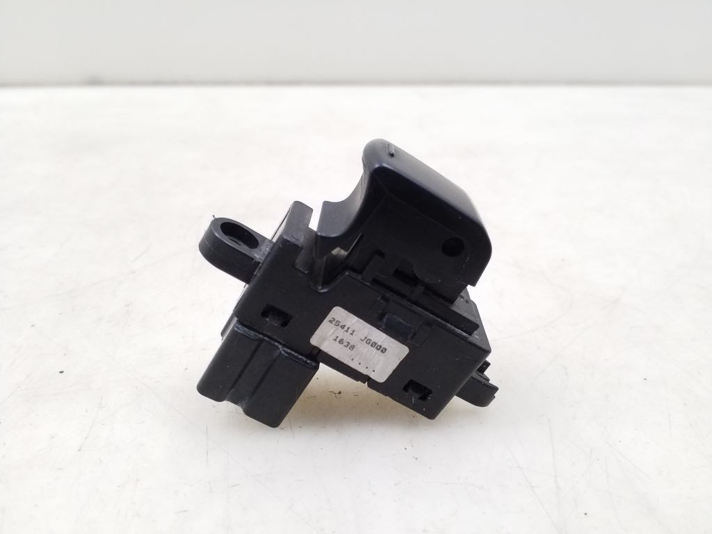 NISSAN X-Trail T31 (2007-2014) Rear Left Door Window Control Switches 25411JG000 24948353