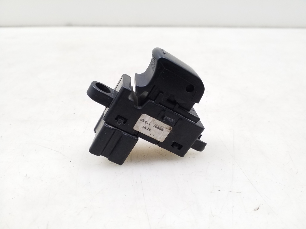 NISSAN X-Trail T31 (2007-2014) Rear Right Door Window Control Switch 25411JG000 24948352