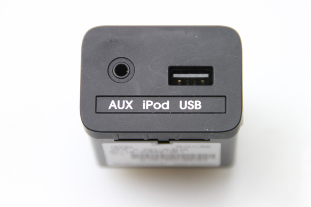Kia Sportage (2010–2016) AUX socket 961103W000