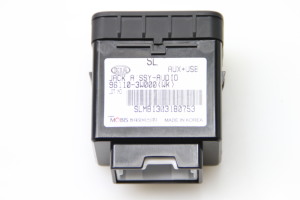Kia Sportage (2010–2016) AUX socket 961103W000 - 3